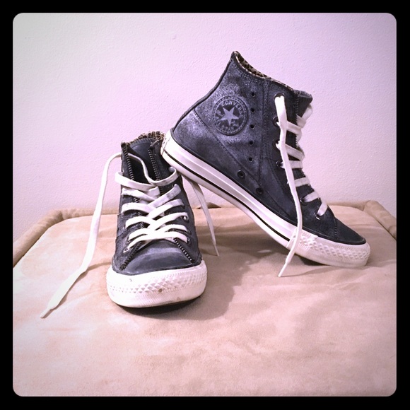 Converse Shoes - Converse High Tops w/ Leopard print. size 6